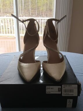 27 EDIT Naturalizer Abilyn ankle strap pumps in a metallic gold